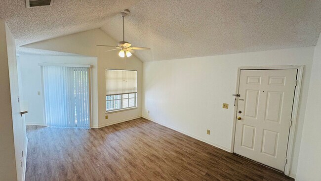 Foto del edificio - 1079 S Hiawassee Rd