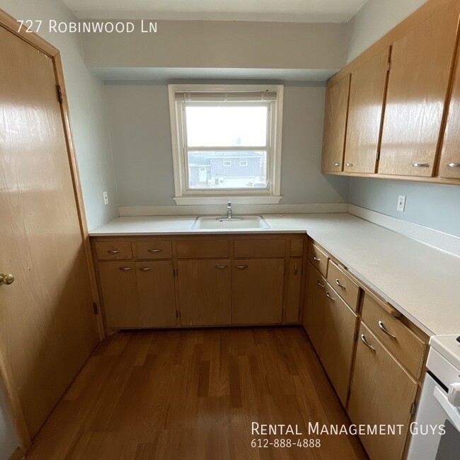 Foto del edificio - 1 Bedroom Triplex in Hopkins!