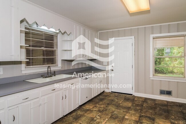 Foto del edificio - 1506 Cedar Terrace