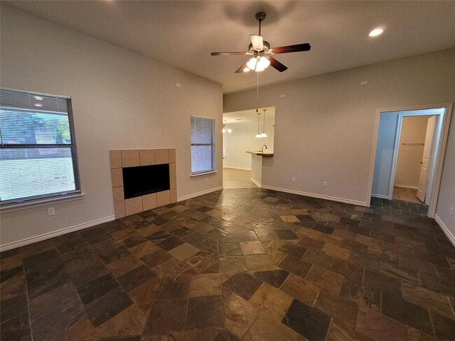 Building Photo - 3 BR/2BA | Single Family Home with large lot | 2-Car Garage | Large fenced backyard