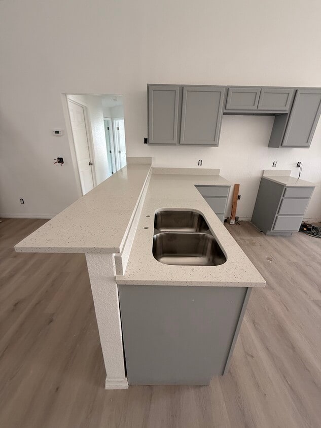 Building Photo - 601 Via Del Sol Dr