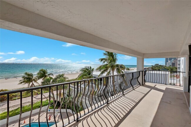 Foto del edificio - 5415 Collins Ave