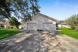 Building Photo - 1214 SE 24th Ave