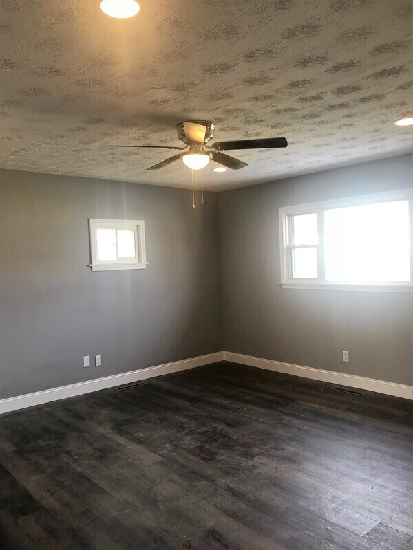 Building Photo - 1295 Lockberry Ave