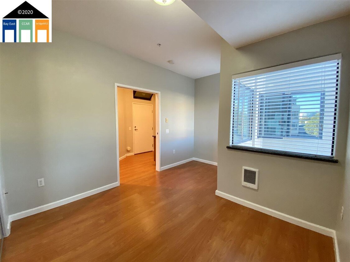 1st bedroom - 1801 University Ave