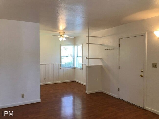 Building Photo - 5511 Schmale Ln