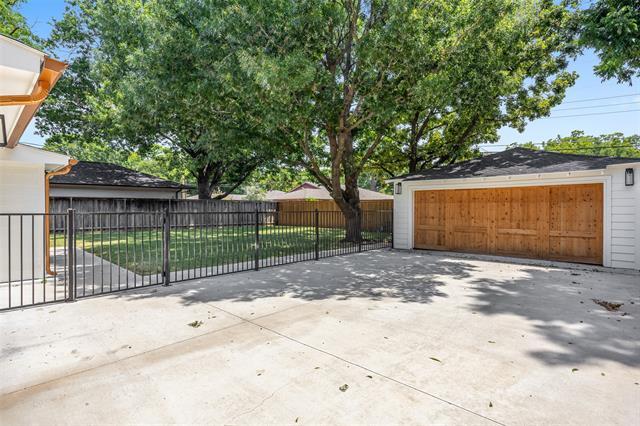 Building Photo - 6746 Braeburn Dr
