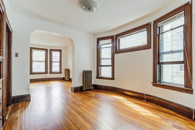 Foto del edificio - 140 Clinton Ave