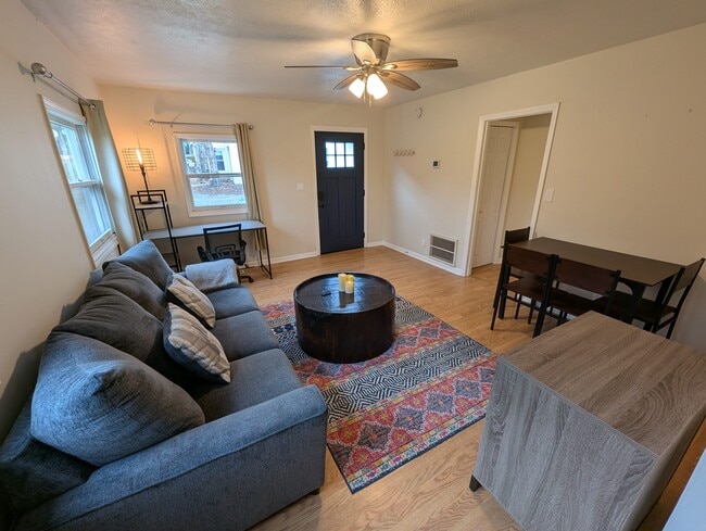 Building Photo - 5-25 Woodrow Ave