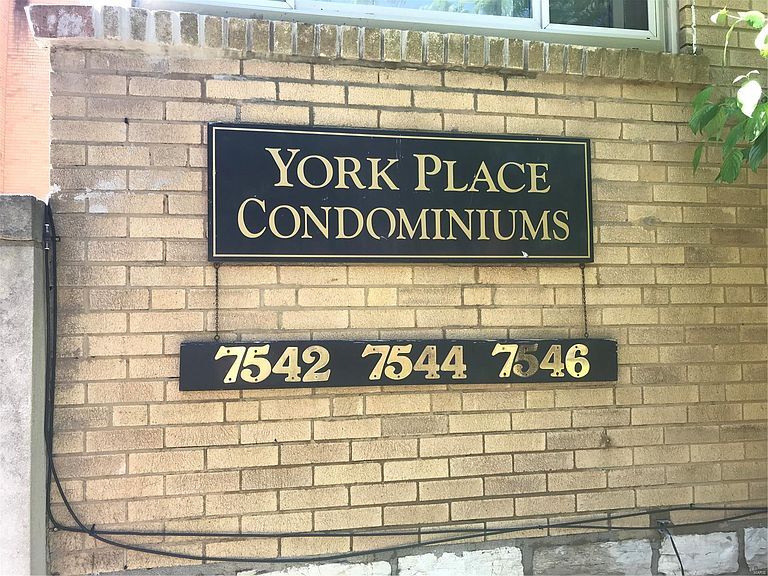 7544 York Dr Unit 2E, Clayton, MO 63105 Condo for Rent in Clayton, MO