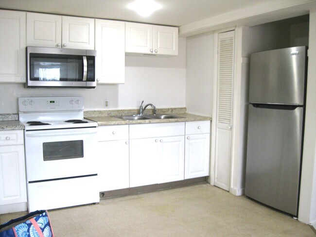 Foto del edificio - 525 Lake Rd