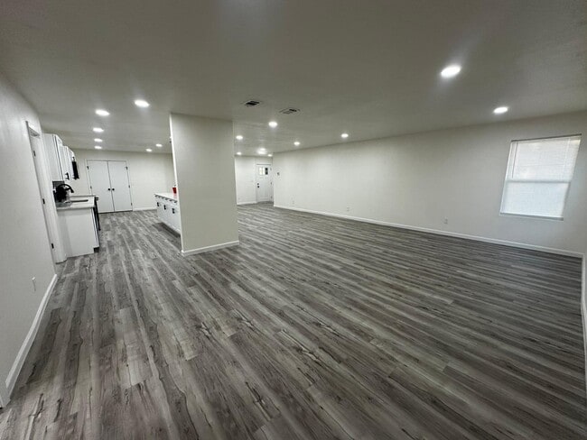 Building Photo - 2507 Blyth Dr