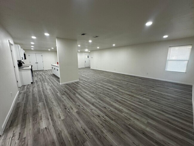 Photo - 2507 Blyth Dr House