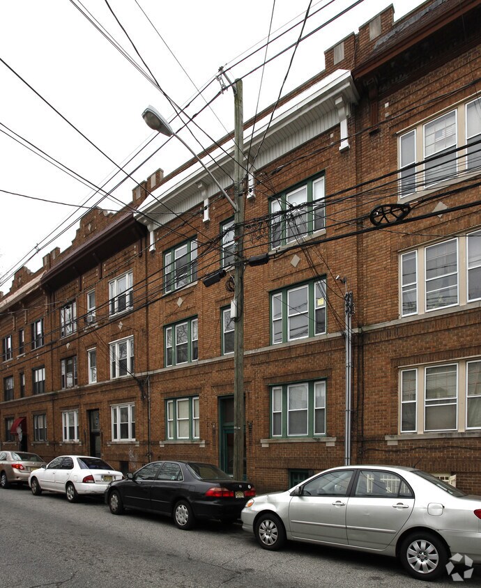 Foto del edificio - 65 Hopkins Ave