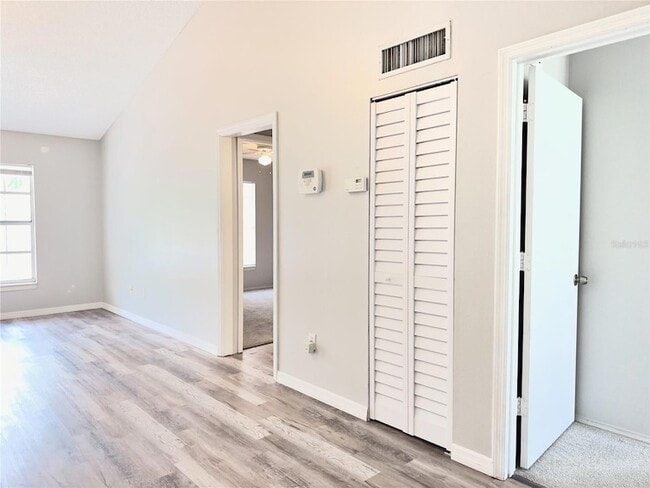 Building Photo - 3651 N Goldenrod Rd