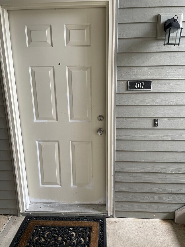 Building Photo - 407 Ravens Crest Dr