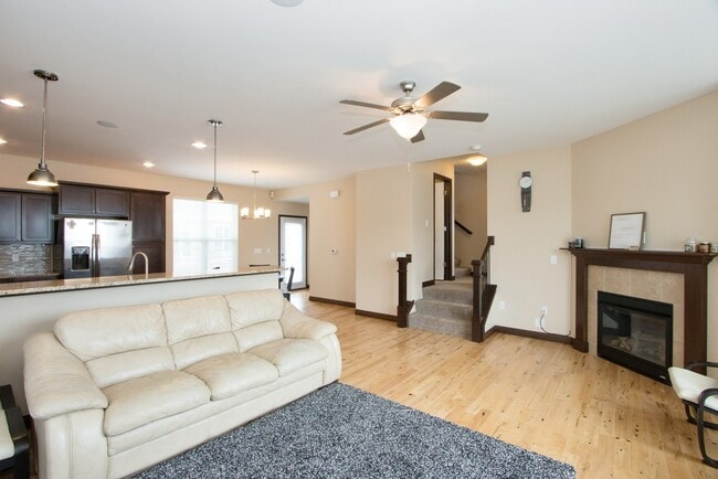 Building Photo - 320 Clark Dr