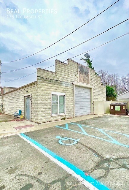 Building Photo - 175 Tecumseh St