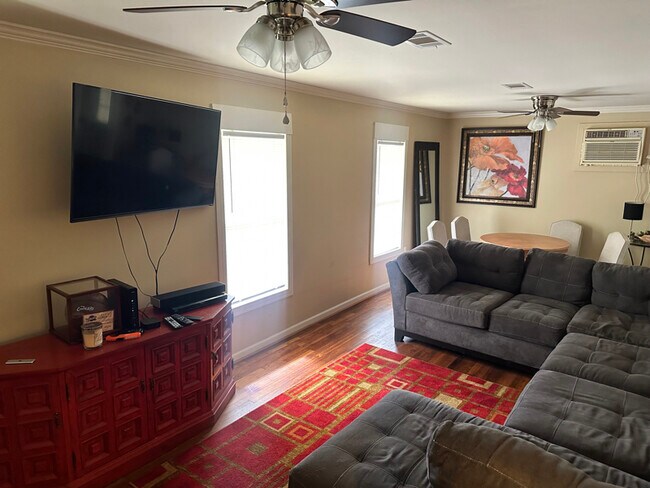 Foto del edificio - 270 Wildwood Ct