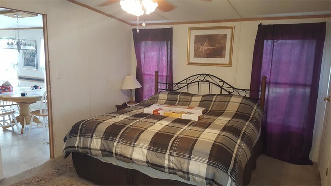 Foto del edificio - 683 Creekside Dr