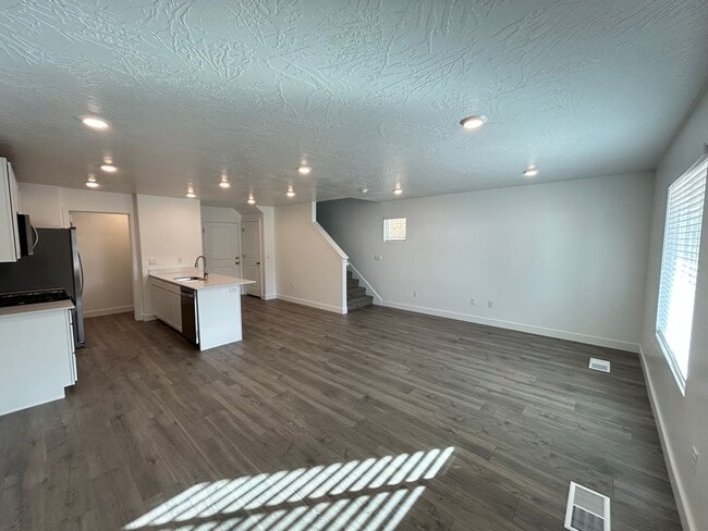 Building Photo - END UNIT - Brand New Home by DR. HORTON.