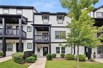 Building Photo - 504 Hampton Xing