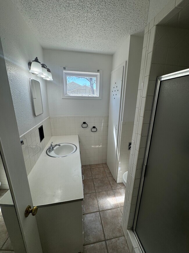 Foto del edificio - 2423 26th St