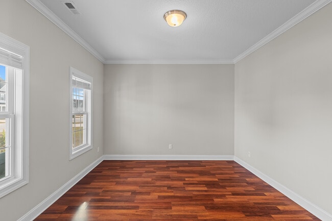 Building Photo - 429 Worsley Wy
