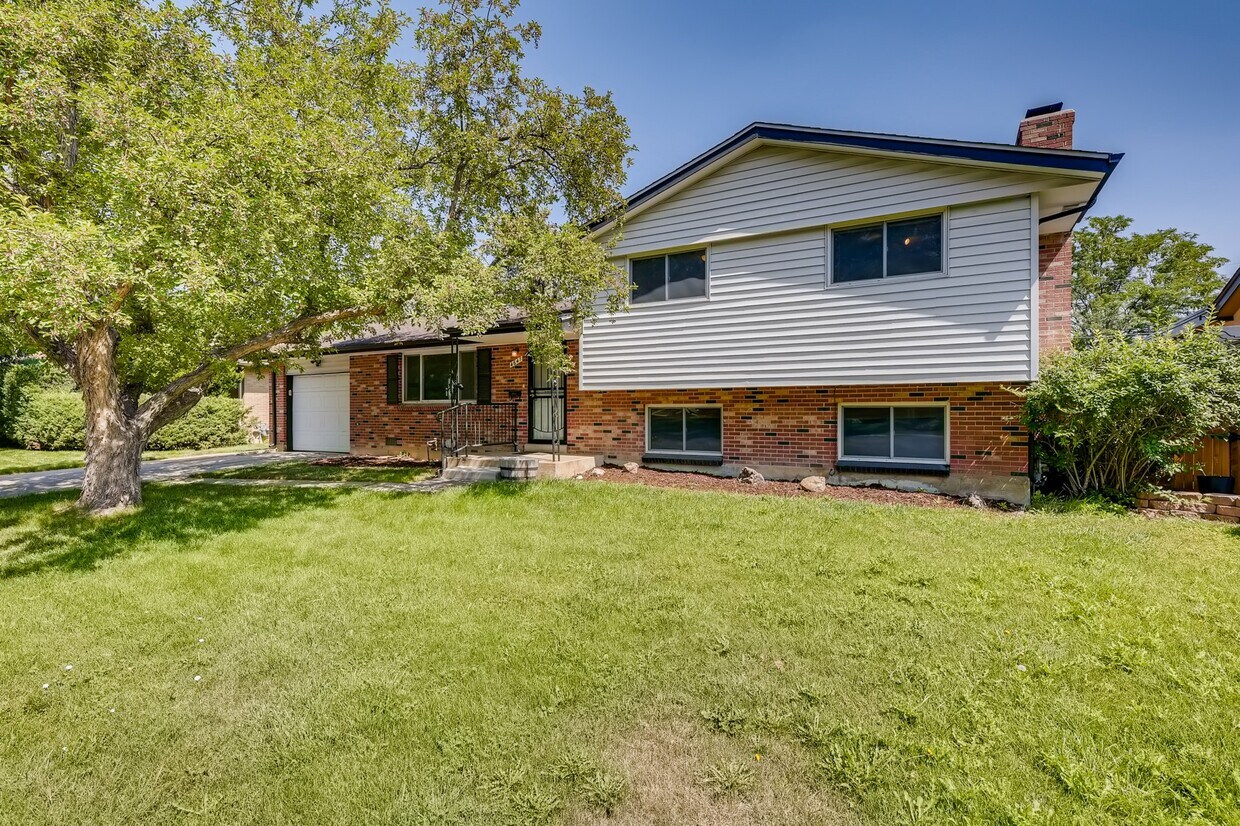 Photo - 4641 W Tufts Ave (Denver, CO)