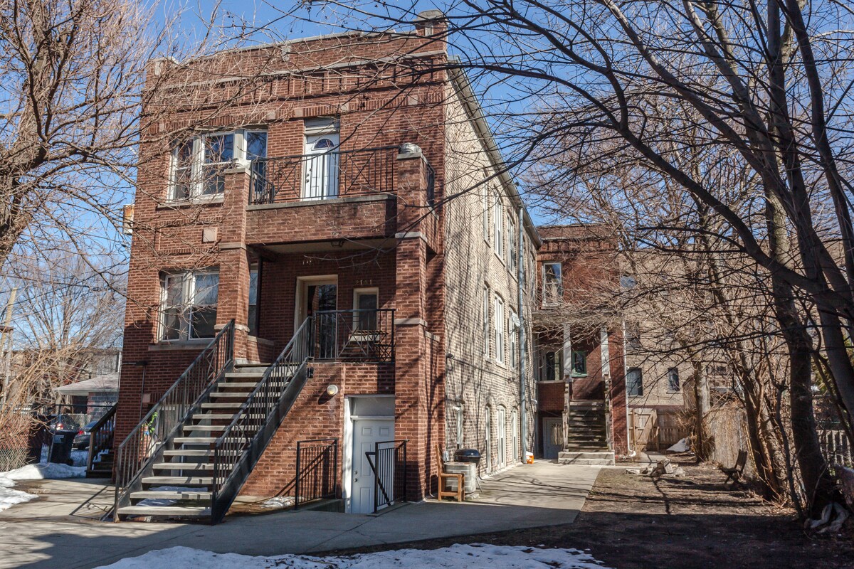 Primary Photo - 2139 N Sawyer Ave