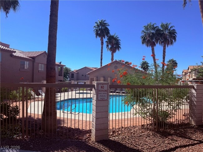 Foto del edificio - 2110 Los Feliz St