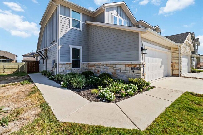 Foto del edificio - 220 Mirabeau Way