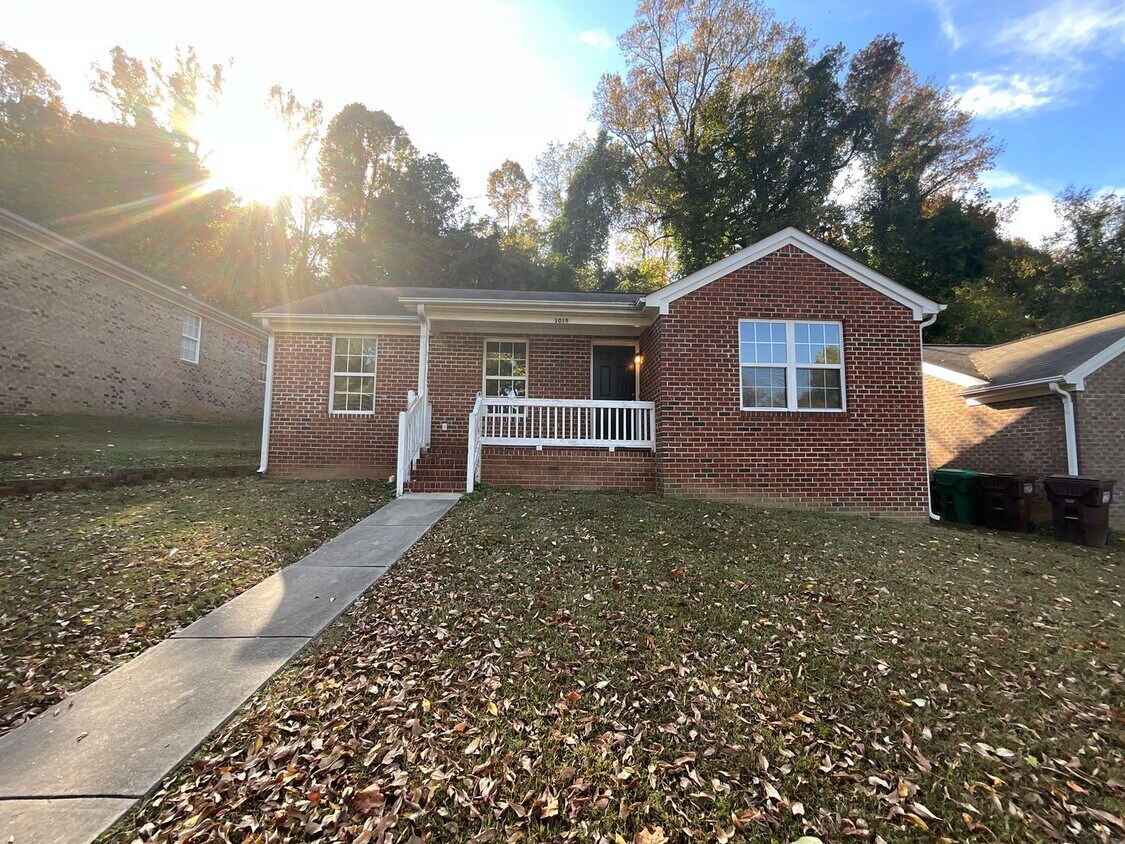 NE HIGH POINT! Newly renovated & painted 3... - COMING SOON-NE HIGH POINT! Newly renovated...