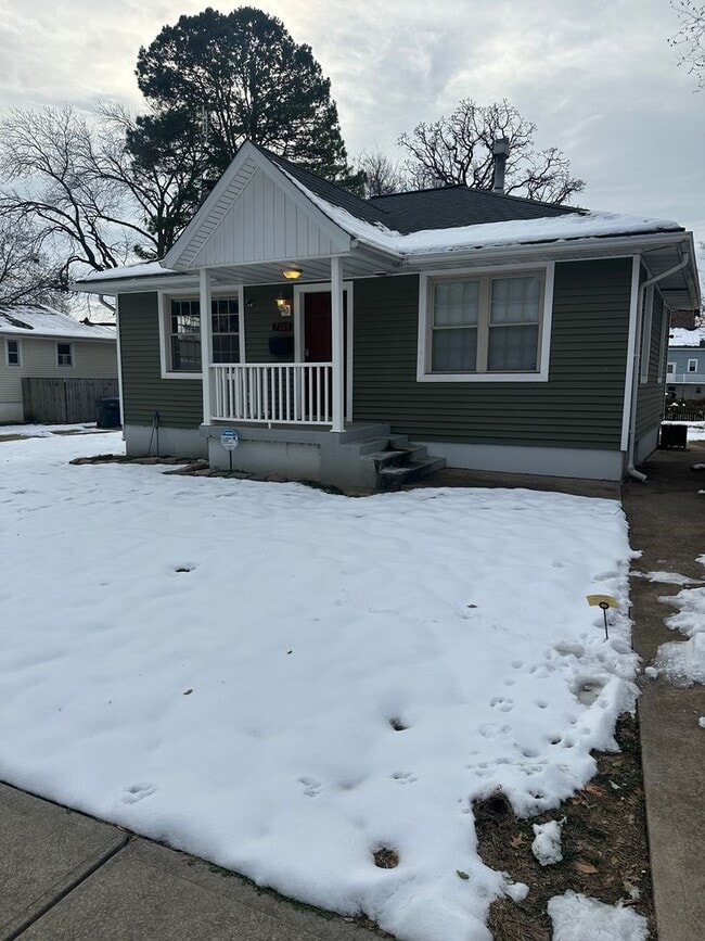 Foto del edificio - 7220 Emilie St