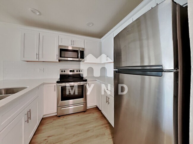 Building Photo - 1849 E Virginia Ave Unit 3
