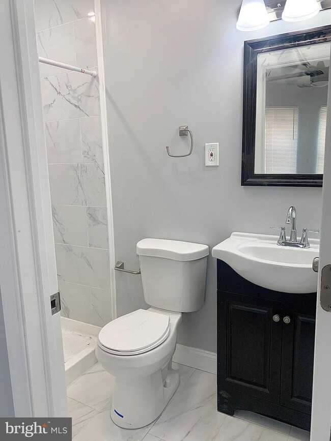 Foto del edificio - 328 N 62nd St
