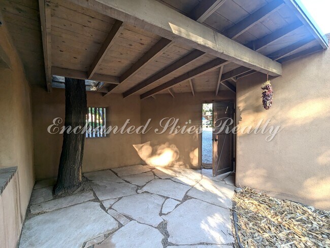 Building Photo - 6513 Guadalupe Trail NW