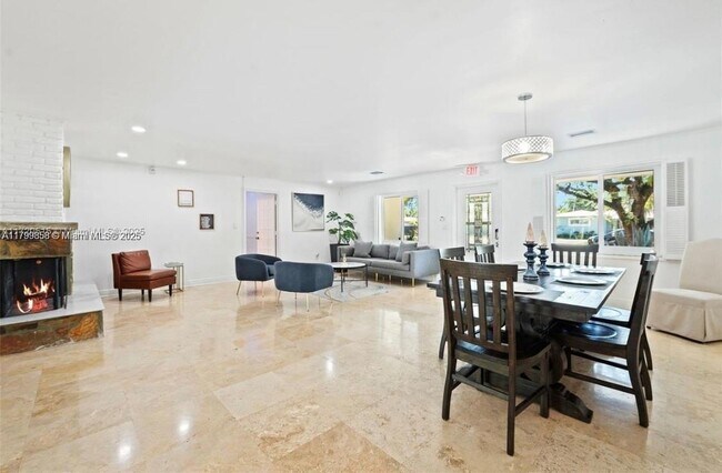 Building Photo - 1031 Redbird Ave