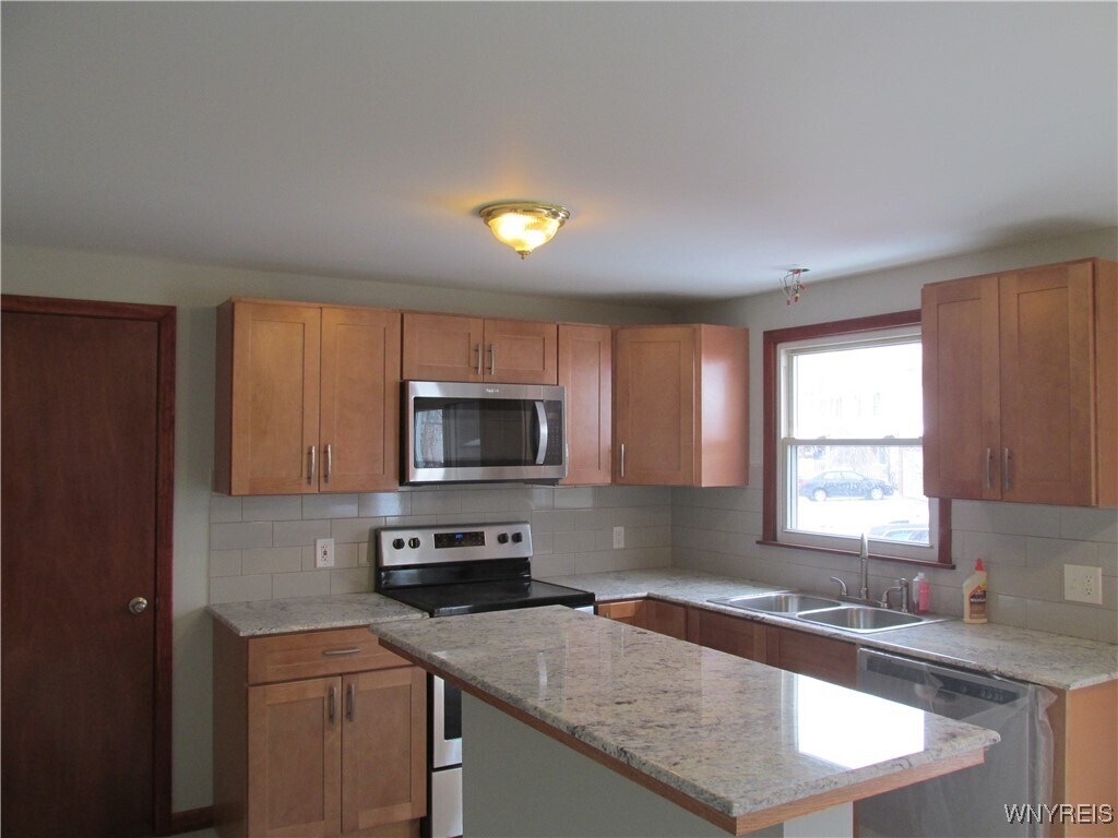 Primary Photo - 101 Dale Dr