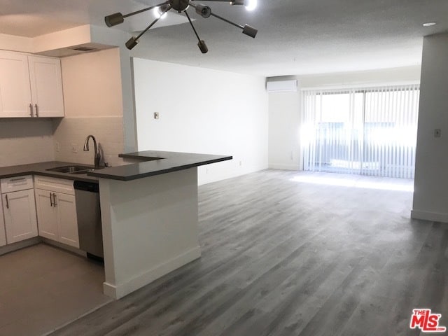 Foto del edificio - 642 N W Knoll Dr