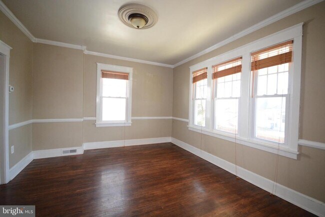 Foto del edificio - 623 Guilford Ave