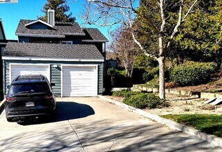 Building Photo - 8170 Mountain View Dr