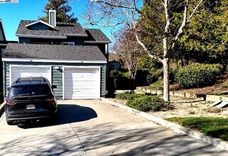 Building Photo - 8170 Mountain View Dr