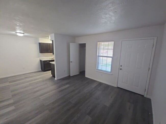 Foto del edificio - 900 E Leslie Cir