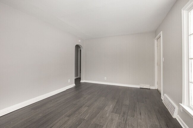 Foto del edificio - 3-BED, 1 BATH BEAUTIFUL  SINGLE- FAMILY HOME IN MAPLE HEIGHTS!