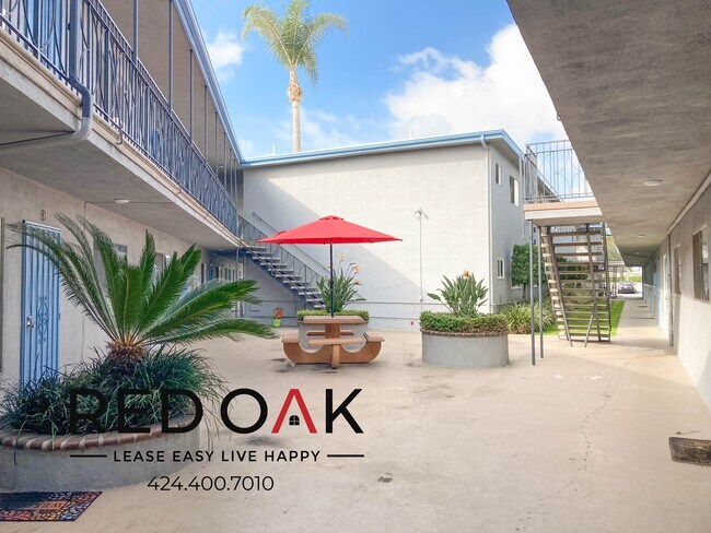 Foto del edificio - 12520 Lakewood Blvd