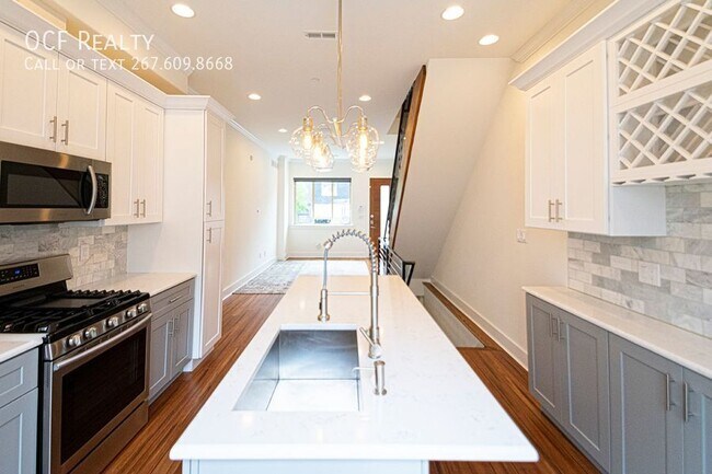 Building Photo - Point Breeze Three Bed Home
