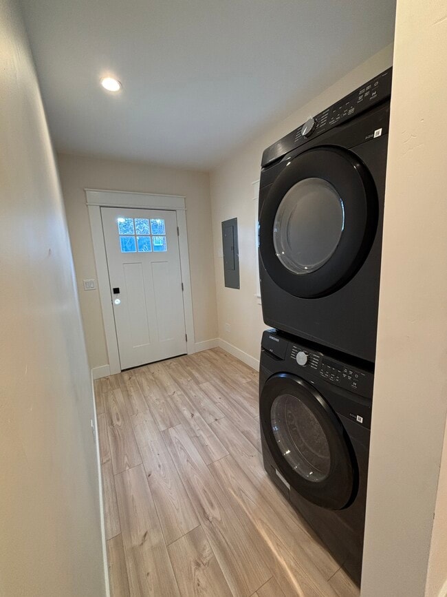 Foto del edificio - 480 SE Reed Market Rd