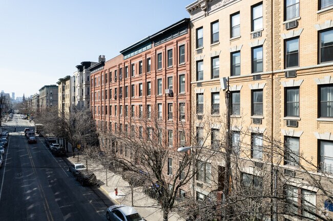 Building Photo - 1118 Hudson St