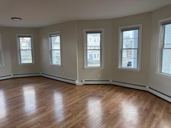 Open concept Dining/Livingroom - 33 Linwood Ave